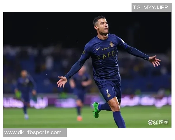 帽子王足球明星的传奇之路与球场上的辉煌瞬间解析